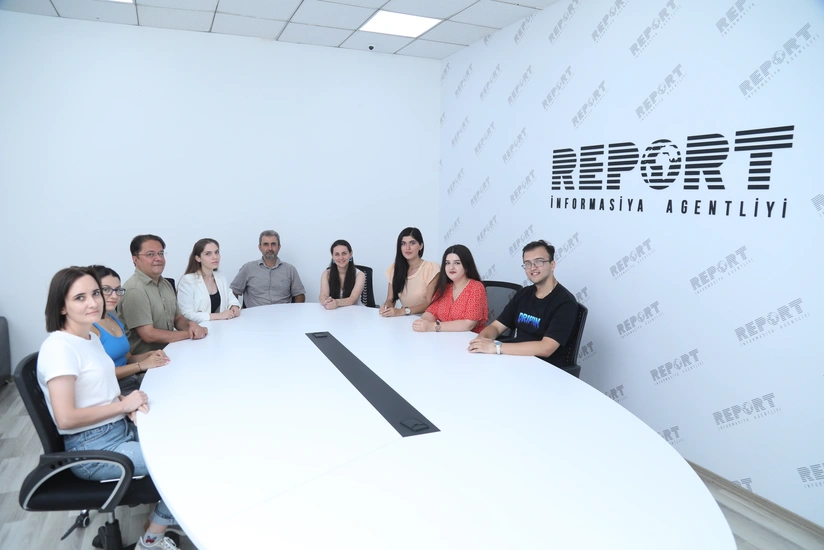 Tanınmış art jurnalist Report Media Məktəbinin tələbələri ilə görüşüb