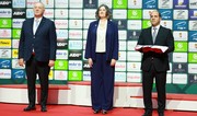 Beynəlxalq Cüdo Federasiyasının bayrağı Azərbaycana təqdim olunub