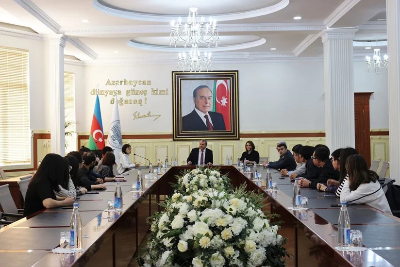 BDU-nun rektoru çinli tələbələrlə görüşdü - FOTO