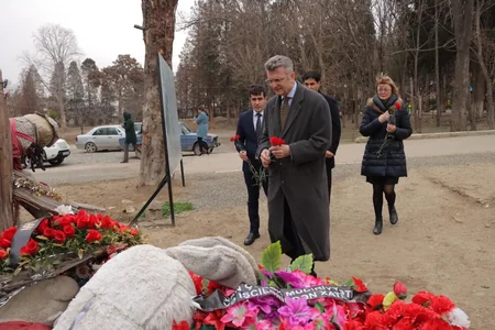 Almaniya səfiri Gəncə terroru barədə: “Mülki hədəflərə hücum etməyə heç bir haqq qazandırıla bilməz”