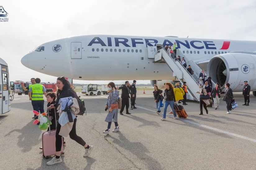 Air France aviaşirkətinə məxsus təyyarə Bakı hava limanında qəza enişi edib