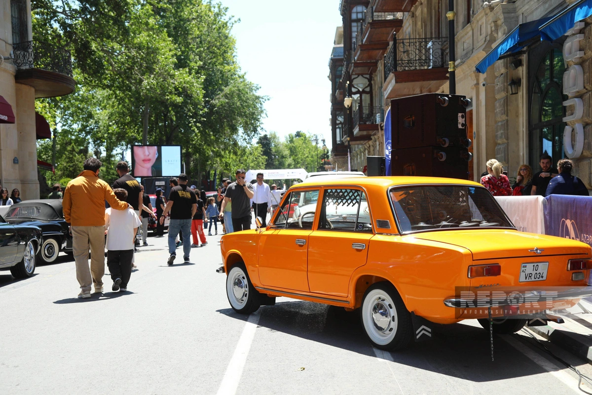 Bakıda klassik avtomobillərin sərgisi keçirilir