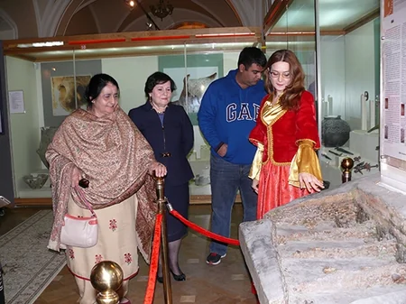 Pakistanın birinci xanımı Milli Azərbaycan Tarixi Muzeyində olub - FOTO