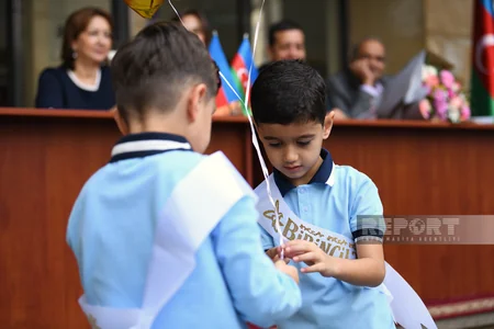 Birincilərin ilk dərs günü - FOTOREPORTAJ