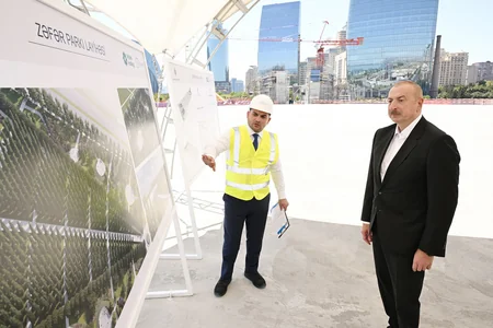 Prezident İlham Əliyev Bakıda Zəfər parkında aparılan tikinti işləri ilə tanış olub