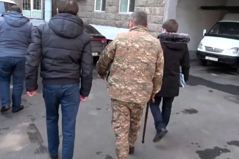 В Армении задержали полковника ВС за коррупцию