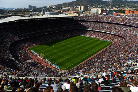 ​Барселона вышла в лидеры, Месси догнал Роналду