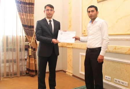 Qeydiyyatdan keçən 11 dini icmaya şəhadətnamələr təqdim edilib