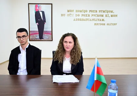 Mədəniyyət naziri Siyəzəndə vətəndaşların müraciətlərini dinləyib