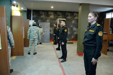 Penitensiar xidmətin əməkdaşlarına tapançadan atəş təlimi keçirilib