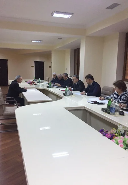Ekologiya və təbii sərvətlər naziri Kürdəmirdə vətəndaşları qəbul edib