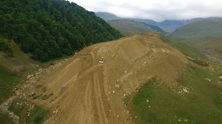Yeni Quba-Xınalıq yolunun bir hissəsində yenidənqurma işləri tamamlanır - FOTO