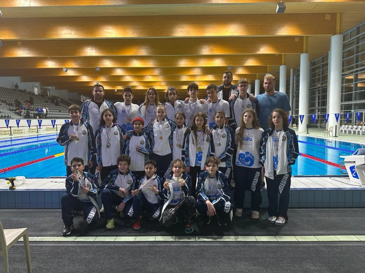 Azərbaycan üzgüçüləri Macarıstandakı beynəlxalq turnirdə 32 medal qazanıblar