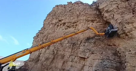 Naxçıvanda uçma təhlükəsi olan qaya parçası partladılıb