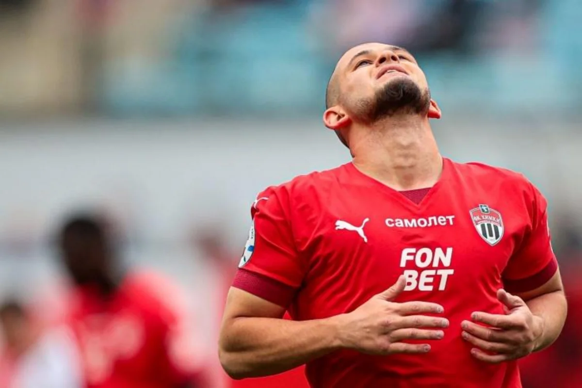 Azərbaycanlı futbolçunun komandasına transfer qadağası qoyulub