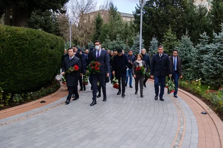 Gənclər və İdman Nazirliyi, Gənclər Fondunun nümayəndələri ümummili liderin xatirəsini yad ediblər
