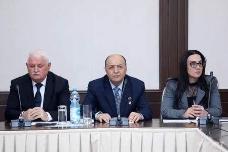 Nazir Qarabağ müharibəsi iştirakçıları və şəhid ailələri ilə görüş keçirir