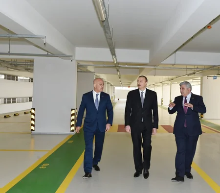 Bakının 8-ci Kilometr qəsəbəsində çoxmərtəbəli avtomobil dayanacağı istifadəyə verilib