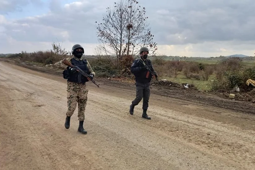 Polis azad edilmiş ərazilərə keçmək istəyən yeniyetməni saxlayıb