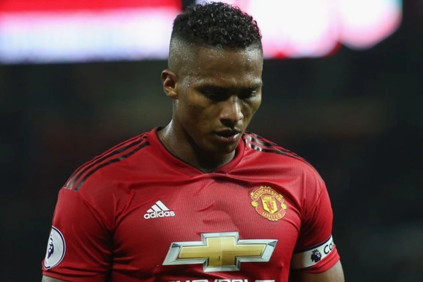 Mançester Yunayted on il komandada çıxış edən futbolçu ilə yollarını ayırır