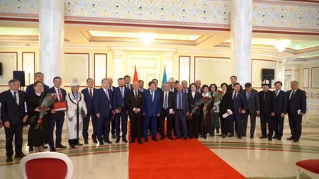 Qırğızıstan lideri Türk Mədəniyyəti və İrsi Fondunun prezidentini təltif edib
