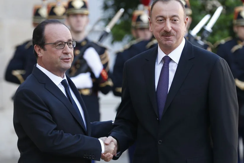 Франсуа Олланд поздравил президента Ильхама Алиева