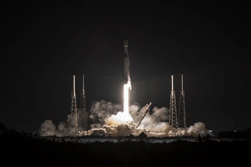 SpaceX запустила ракету со спутниками для нужд американской разведки