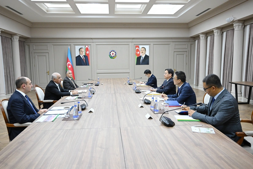 Əli Əsədov Çin Yol və Körpü Korporasiyasının prezidenti ilə görüşüb