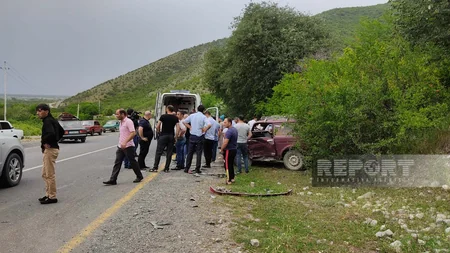 Şəkidə yol qəzası olub, 3 nəfər xəsarət alıb