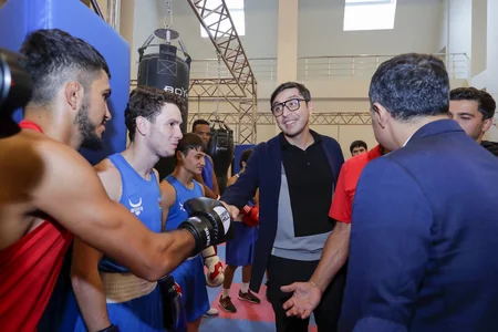 Sahil Babayev və Fərid Qayıbov boks millisinin məşqini izləyib