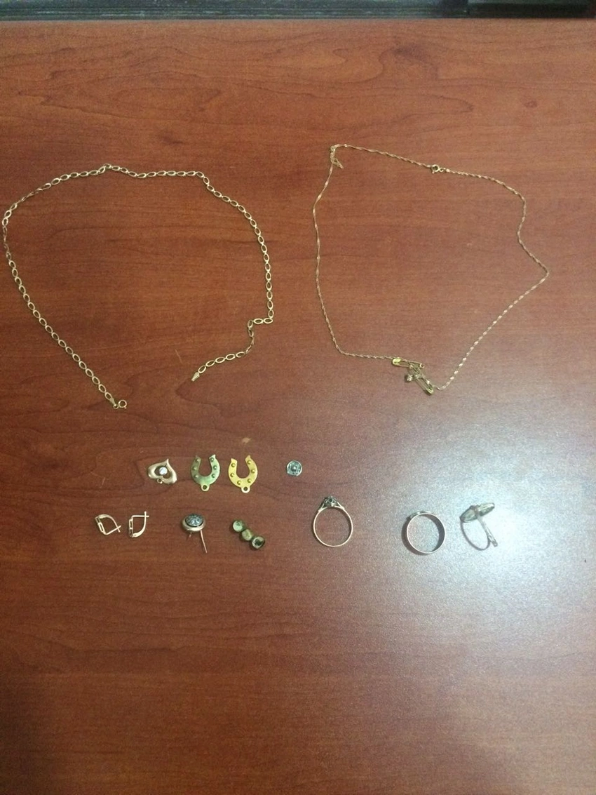 Neftçala polisi evdən oğurluq edən qohumları saxlayıb