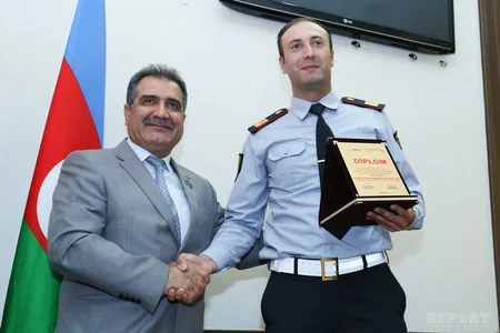 Xidmətdə fərqlənən yol polisləri mükafatlandırılıb - SİYAHI