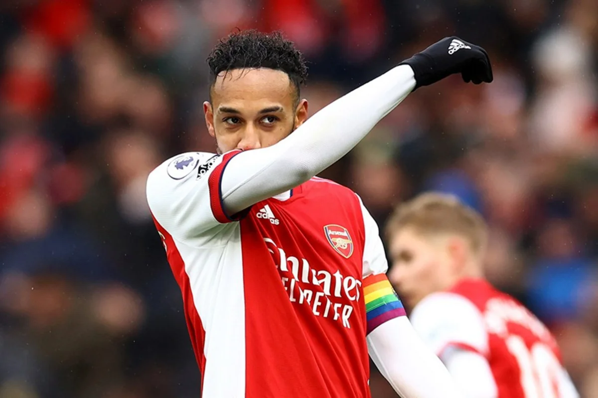 Arsenalın kapitanı əsas komandadan kənarlaşdırılıb