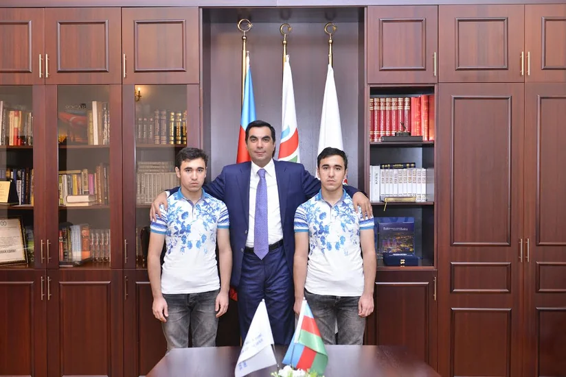 Поступившие в БВШН братья-близнецы получили право на Президентскую стипендию