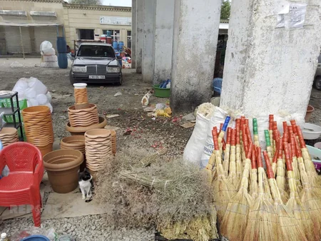 Kürdəmirdə bazarda sanitar qaydaların kobud şəkildə pozulması aşkarlanıb