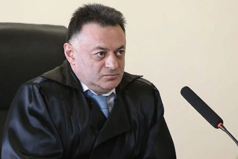 Yerevan məhkəməsinin sədri və katibi saxtakarlıqda ittiham olunur