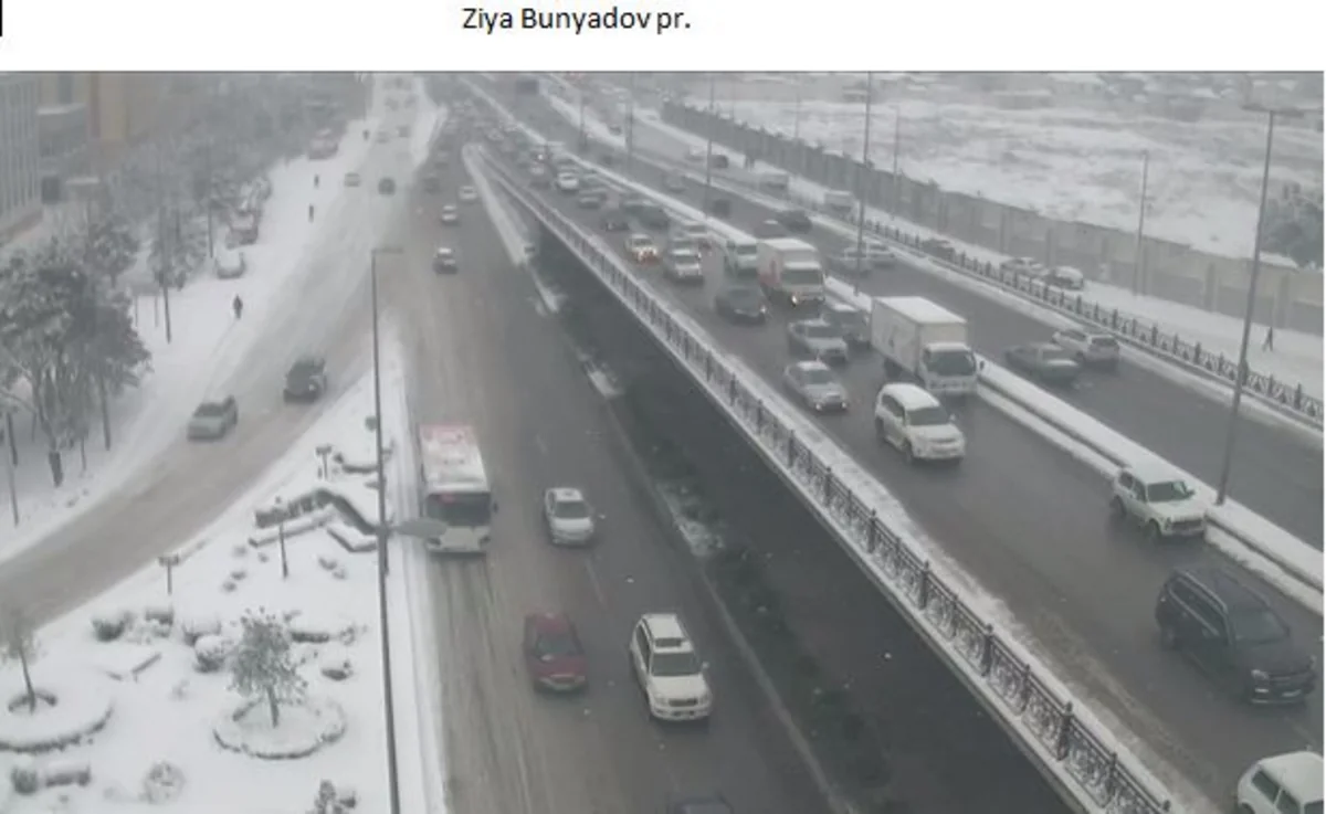 Bakının əksər küçələrində sıxlıq yaranıb, sərnişin avtobuslarının hərəkəti çətinləşib