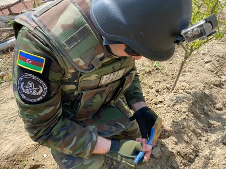 В Баку обнаружена граната