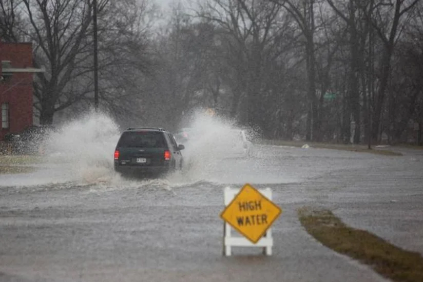 ABŞ-ın bir sıra şəhərlərində daşqına görə fövqəladə vəziyyət elan olunub