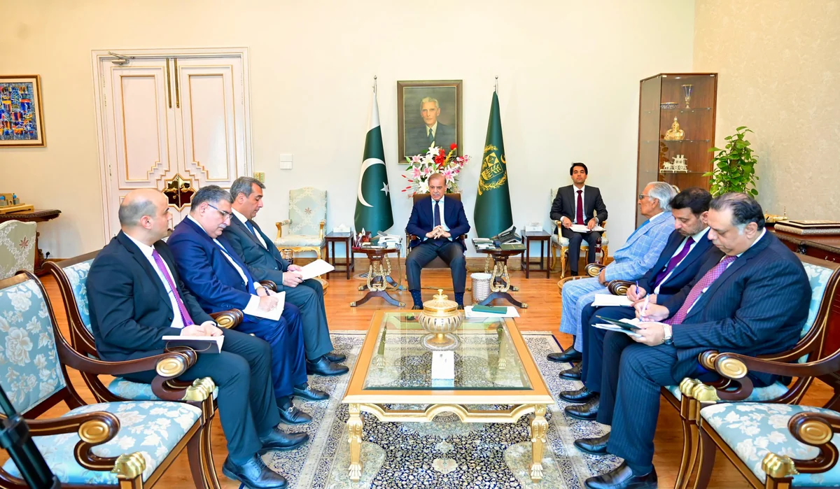 Şahbaz Şərif Pakistanla həmrəylik və dəstəyə görə Azərbaycan Prezidentinə təşəkkür edib