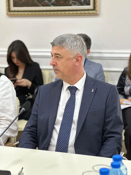 Bakıda macar türkoloq İştvan Mandokinin 80 illiyi qeyd edilib