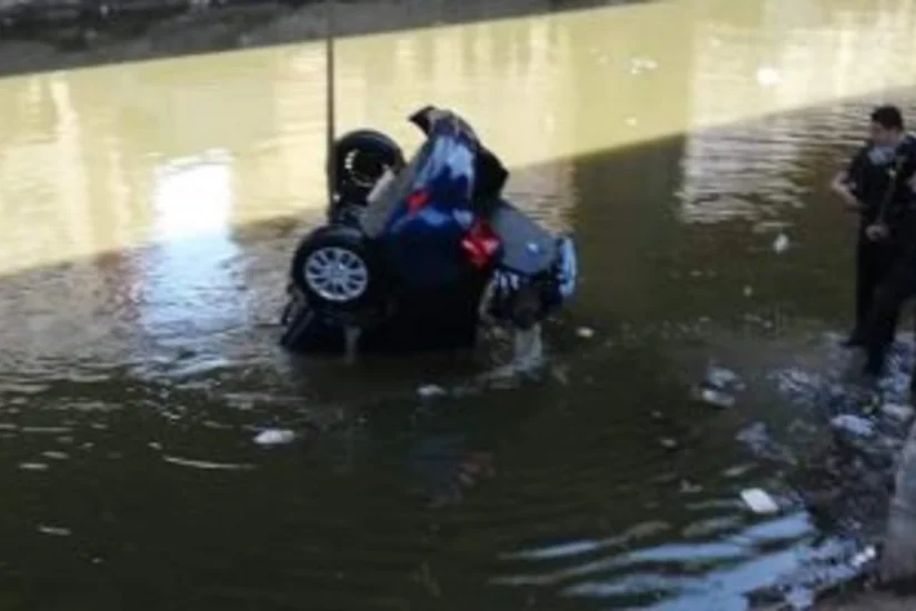 В Египте микроавтобус упал в канал, погибли восемь человек