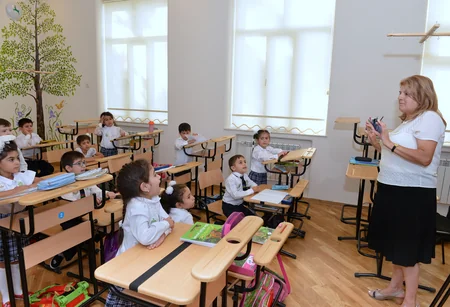 Bakıda 47 saylı orta məktəbdə yaradılmış “Sağlam təhsil” sinfi ilə tanışlıq məqsədilə mediatur keçirilib