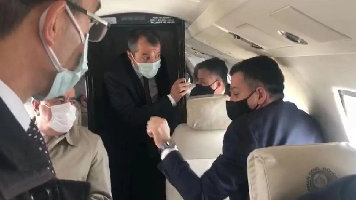 В Турции самолет с министром совершил аварийную посадку