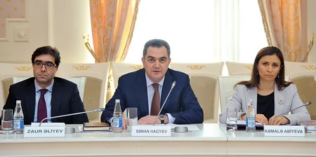Ali Məhkəmədə kredit və digər mübahisələrə baxılması zamanı üzə çıxan problemlər müzakirə olunub