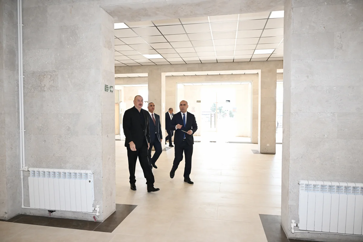 Prezident Xankəndidə Qarabağ Universitetində görülən işlərlə tanış olub - YENİLƏNİB