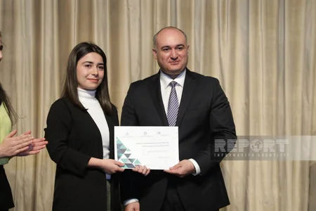 10 nəfər əlilliyi olan istedadlı şəxsə sertifikatlar təqdim olunub