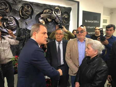 Təhsil naziri ADNA-da terror zamanı həlak olanların xatirəsini anıb