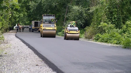 Qaxda 26 km-lik avtomobil yolunun təmiri yekunlaşmaq üzrədir - VİDEO
