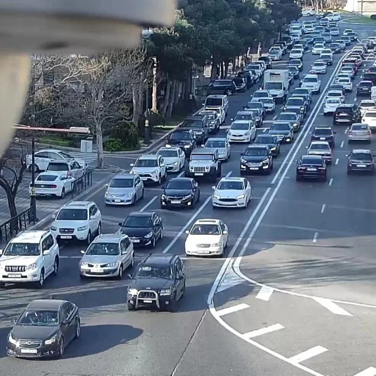 Bakının bir sıra yollarında tıxac var - SİYAHI